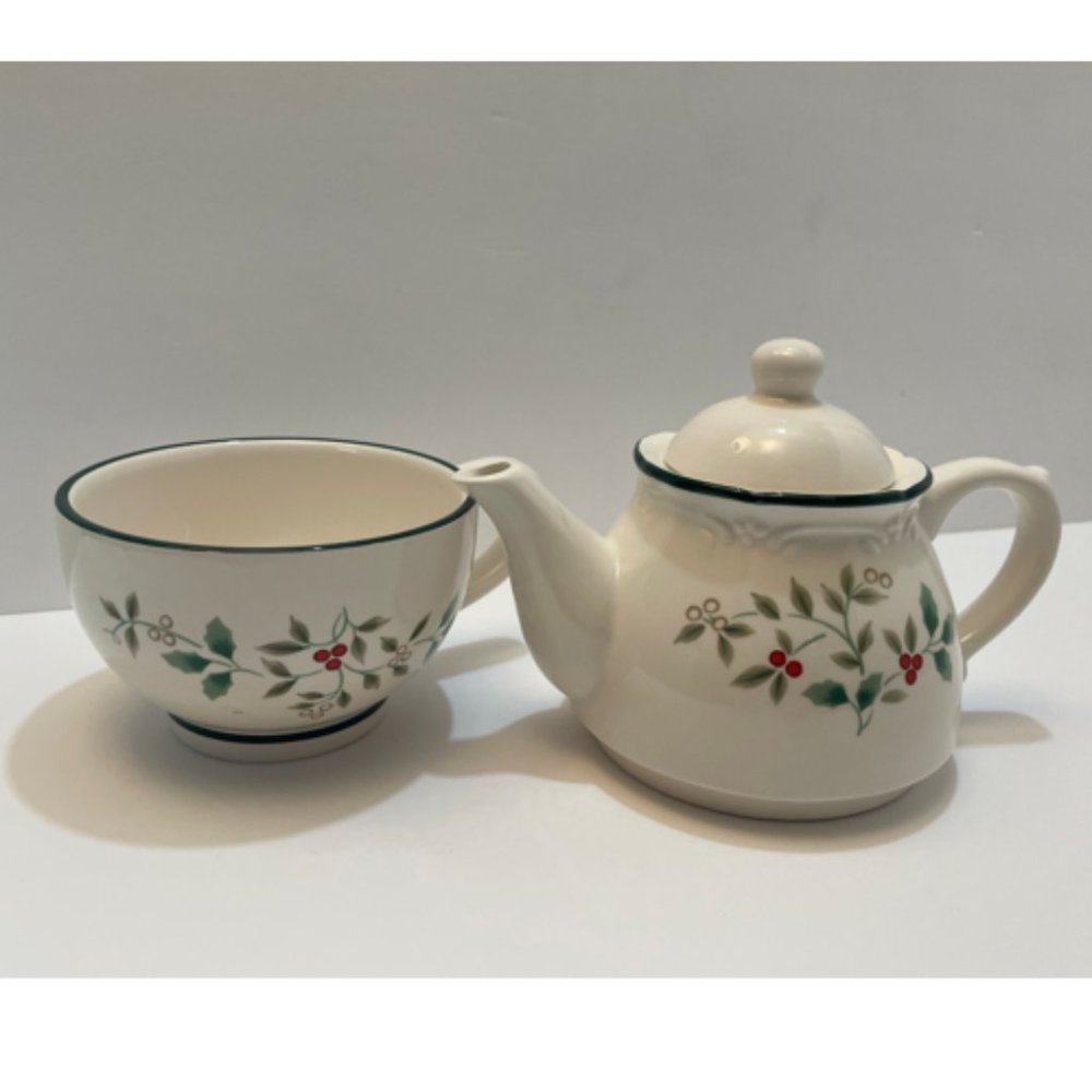Winterberry Collection by Pfaltzgraff 3 Pieces, Teapot, Cup and Lid